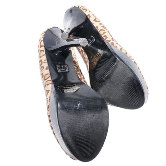 Bakers 'Victoria' Leopard-Print Platform Pumps, Size 7.5B - Picture 3 of 9
